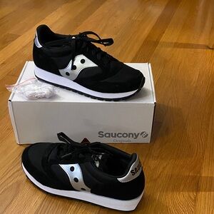 Saucony Men's 8 / Women’s 9.5 Black and Silver Sneakers